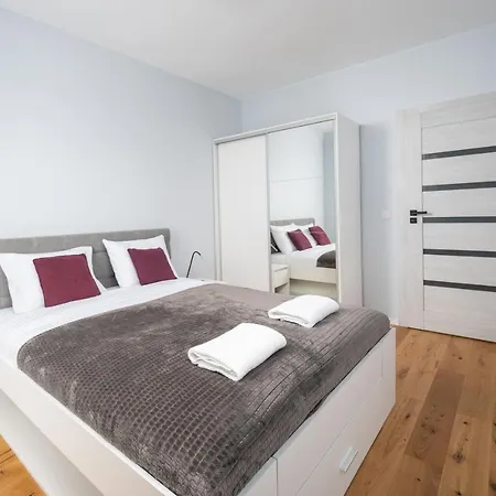 Praga Zupnicza Modern By Bookinghost Varsovia