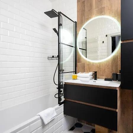 Praga Zupnicza Modern By Bookinghost Varsovia