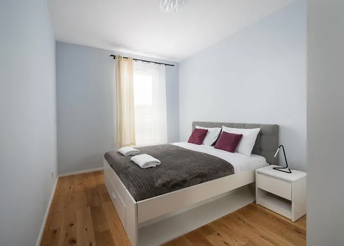 Praga Zupnicza Modern By Bookinghost